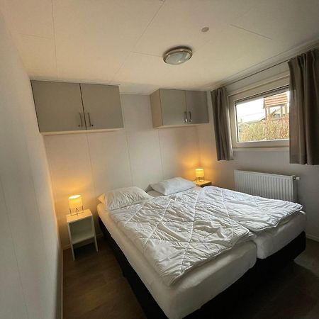 Chalet Op Gezellige Familiecamping Bij Zee 캄퍼란트 외부 사진