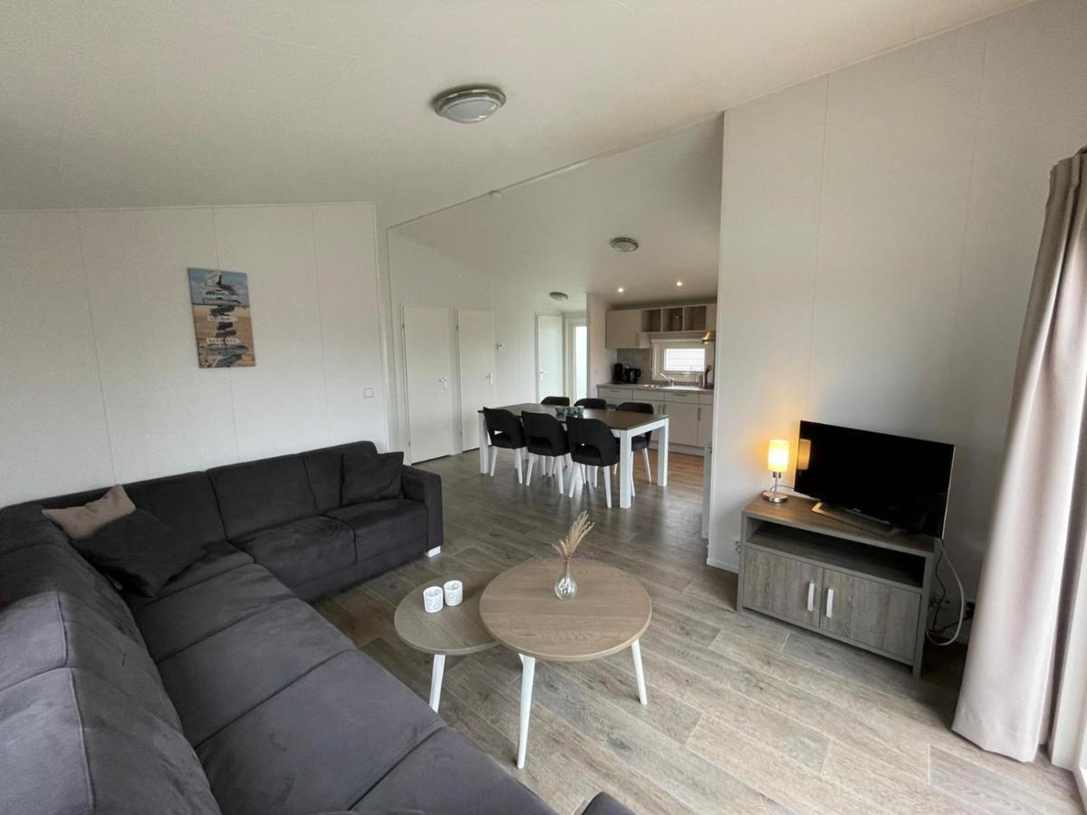 Chalet Op Gezellige Familiecamping Bij Zee 캄퍼란트 외부 사진