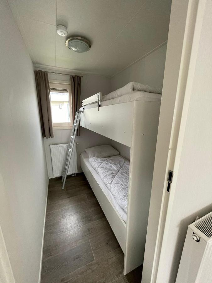 Chalet Op Gezellige Familiecamping Bij Zee 캄퍼란트 외부 사진