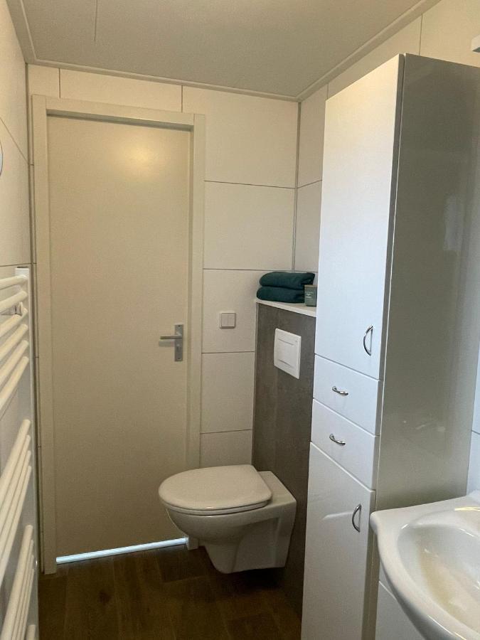 Chalet Op Gezellige Familiecamping Bij Zee 캄퍼란트 외부 사진