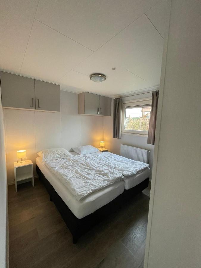 Chalet Op Gezellige Familiecamping Bij Zee 캄퍼란트 외부 사진