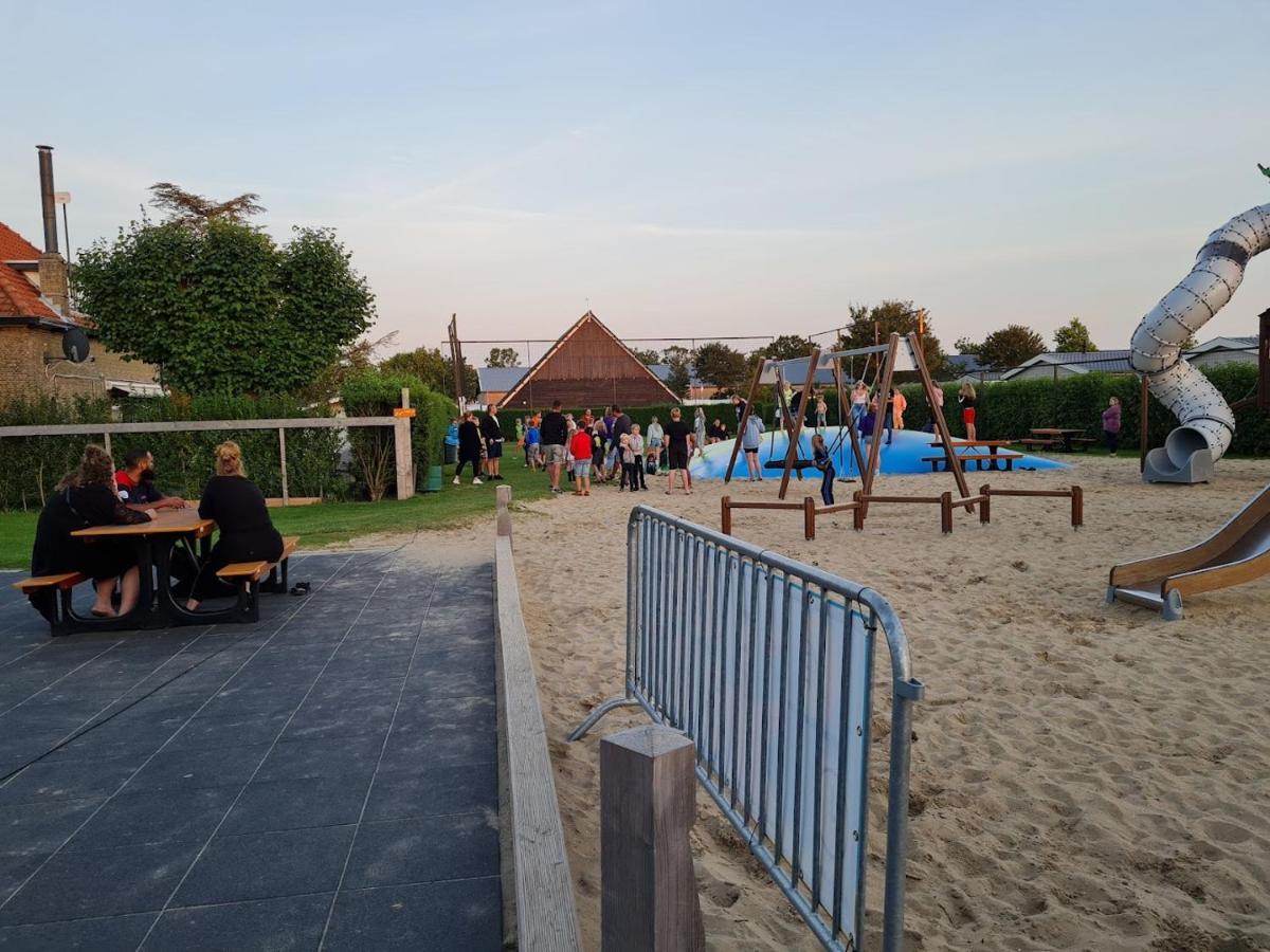 Chalet Op Gezellige Familiecamping Bij Zee 캄퍼란트 외부 사진